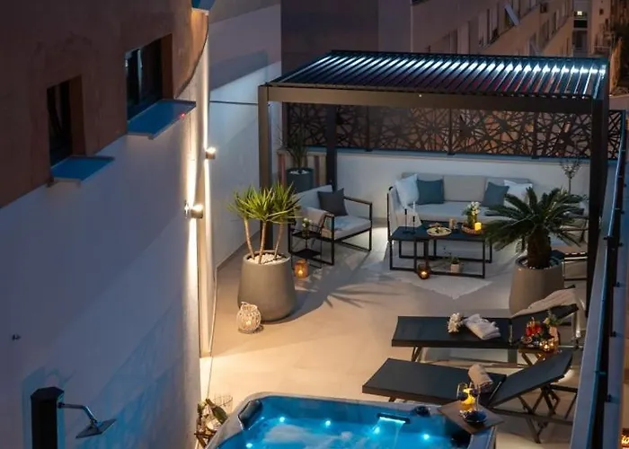 Luxury Silvery In Center With Jacuzzi, Sauna And Parking *