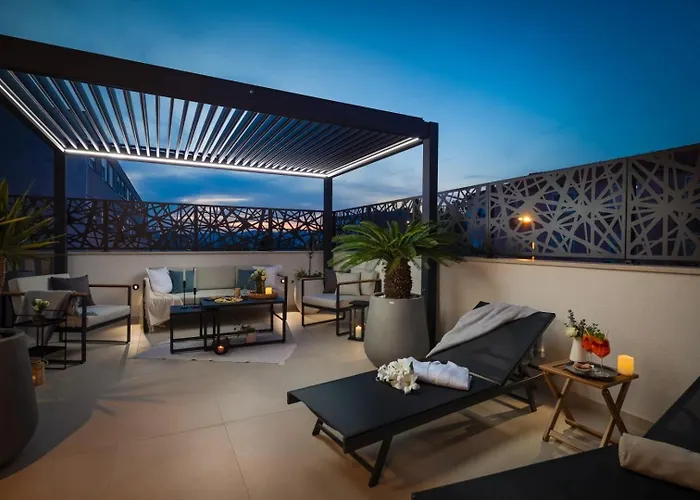 Luxury Silvery In Center With Jacuzzi, Sauna And Parking * سبليت