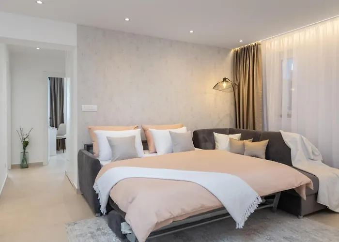 شقة Luxury Silvery In Center With Jacuzzi, Sauna And Parking سبليت