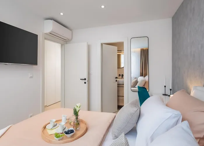 شقة Luxury Silvery In Center With Jacuzzi, Sauna And Parking