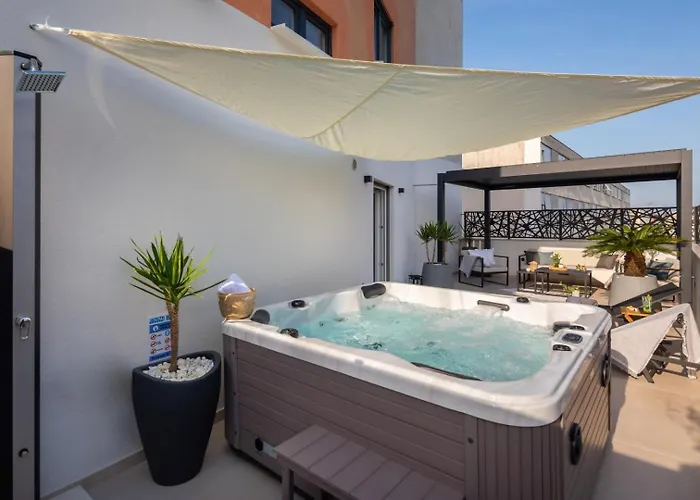 شقة Luxury Silvery In Center With Jacuzzi, Sauna And Parking