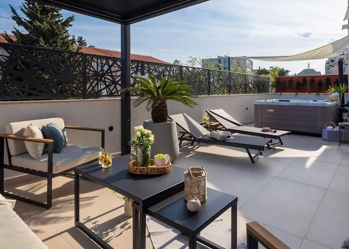 شقة Luxury Silvery In Center With Jacuzzi, Sauna And Parking *
