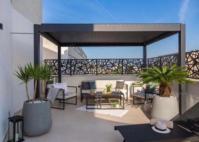 شقة Luxury Silvery In Center With Jacuzzi, Sauna And Parking