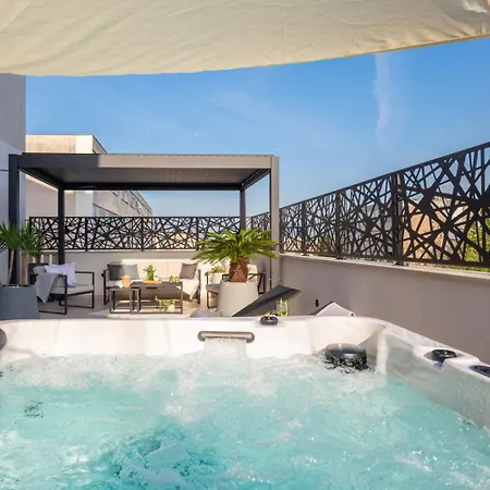 شقة Luxury Silvery In Center With Jacuzzi, Sauna And Parking