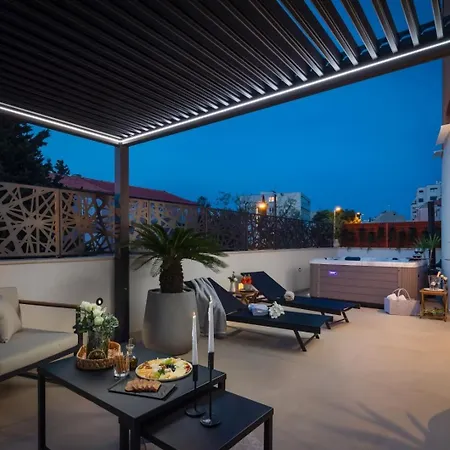 Luxury Silvery In Center With Jacuzzi, Sauna And Parking سبليت