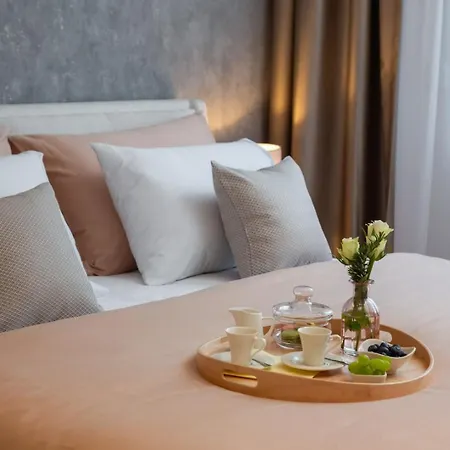 Luxury Silvery In Center With Jacuzzi, Sauna And Parking شقة *