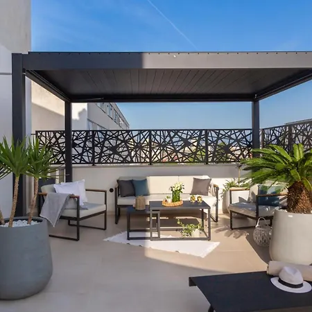 شقة Luxury Silvery In Center With Jacuzzi, Sauna And Parking